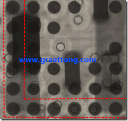 BGA錫球尺寸小于0.4mm，采用降低BGA內圍襲球的錫膏量所得到X-Ray，稍微留意一下可以發(fā)現(xiàn)最外圈的錫量(圓的直徑)比其他內圍的錫球上的錫量來得多一點點。也就是外圈的黑色圓形直徑比內圈的圓形來得大一點點。